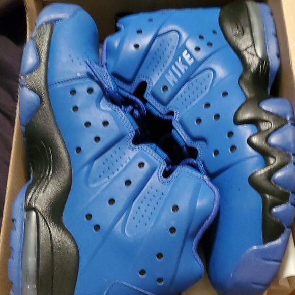 Size 6y Charles Barkley's.. these are a rare find! - Picture 1 of 1